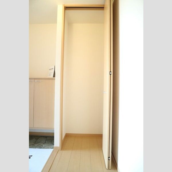 その他 (廊下収納)