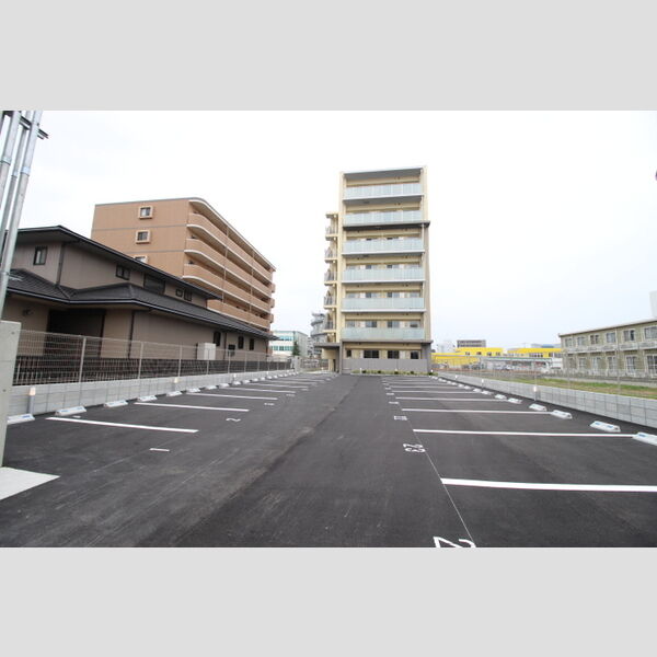駐車場 (東側駐車場)
