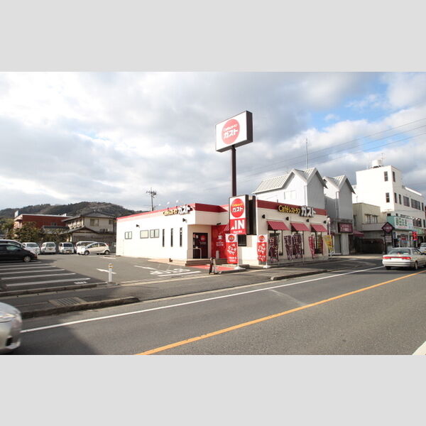 現地周辺 (ガスト津山小原店　2335m)