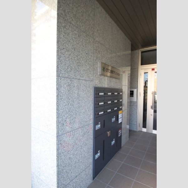 エントランス (エントランス)