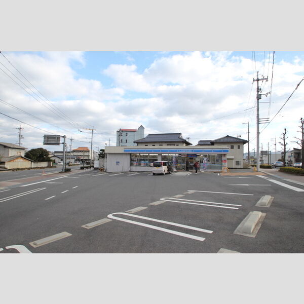 現地周辺 (ローソン津山上河原店　591m)