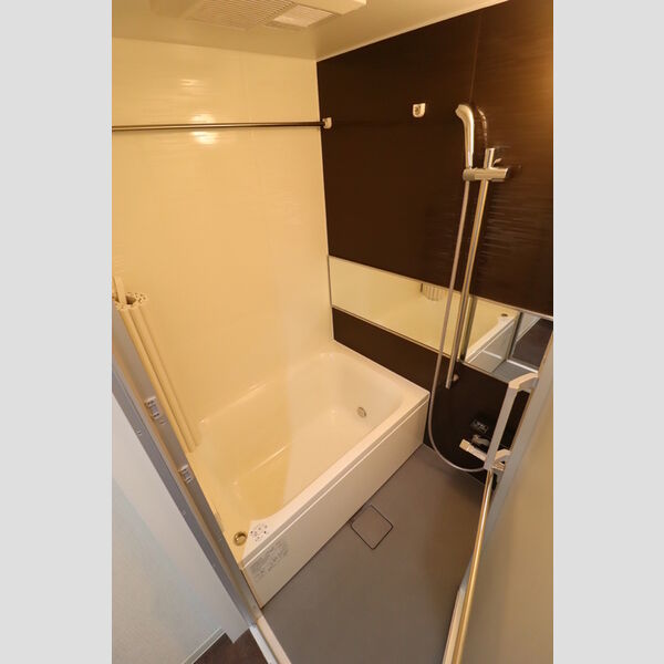 バス (401　浴室)