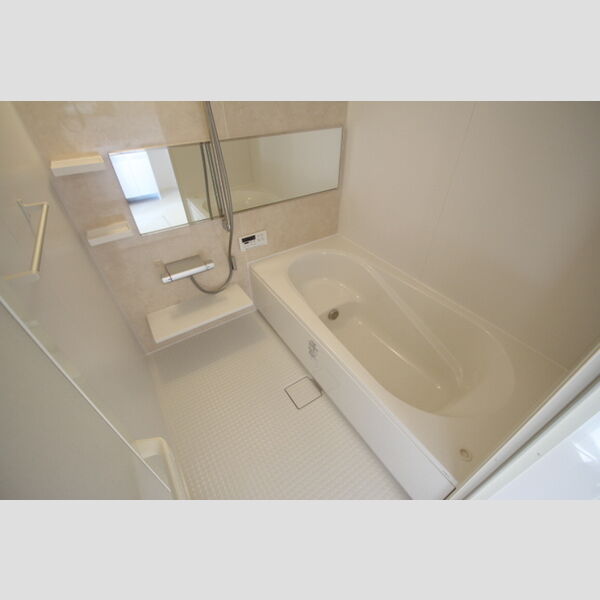 バス (201　浴室)