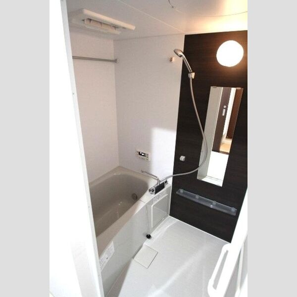 バス (301　浴室)