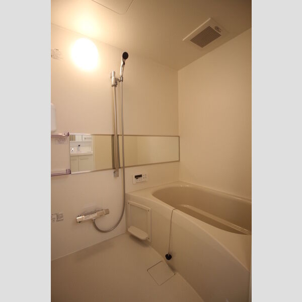 バス (202　浴室)