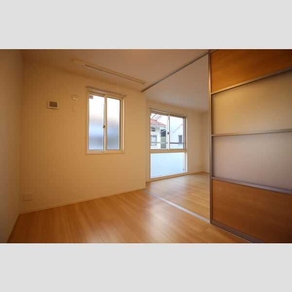 その他 (202 洋室)