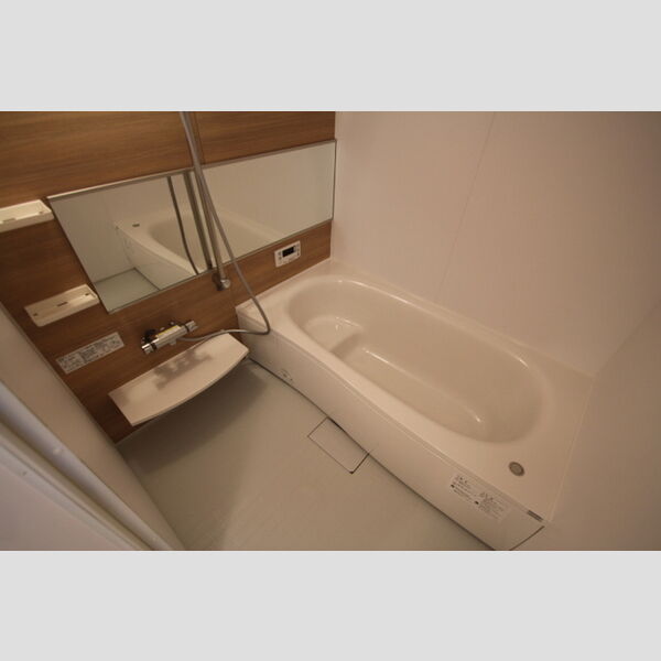 バス (202　浴室)