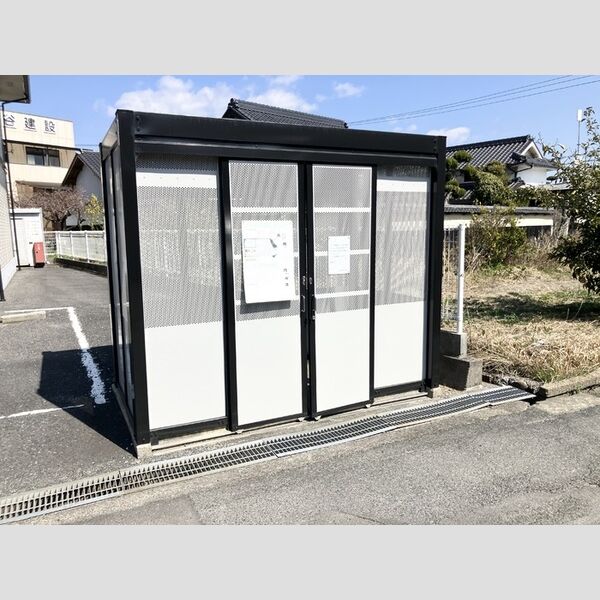 現地周辺 (ゴミ置き場)