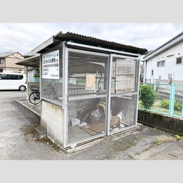 現地周辺 (ゴミ置き場)