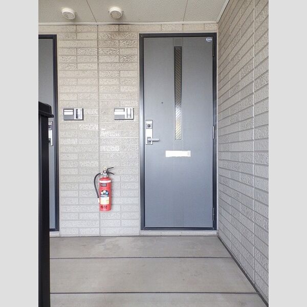 エントランス (B202玄関前)