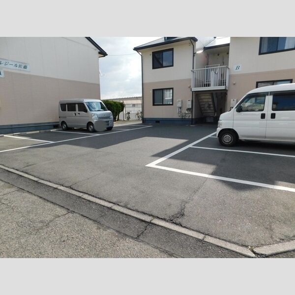 駐車場 (駐車場)