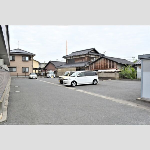 駐車場 (駐車場)