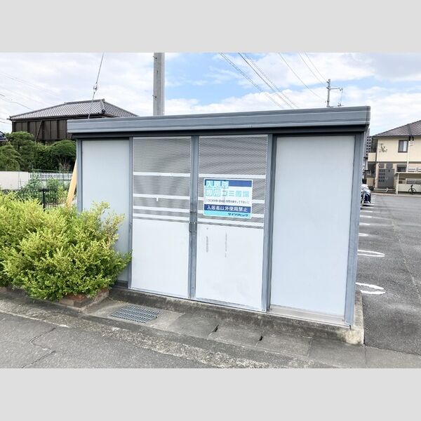 現地周辺 (ゴミ置き場)