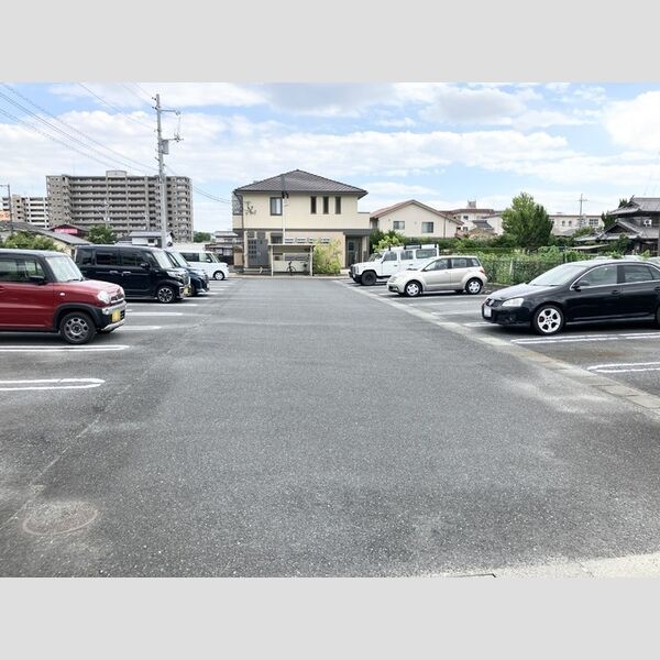 駐車場 (駐車場)