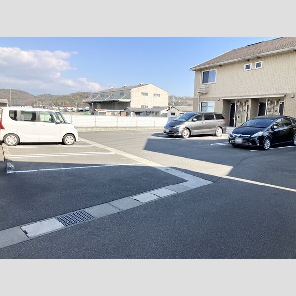 駐車場 (駐車場)