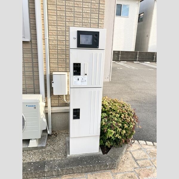 エントランス (宅配ボックス)