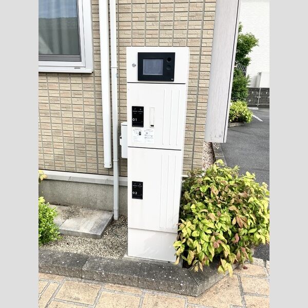 エントランス (宅配ボックス)
