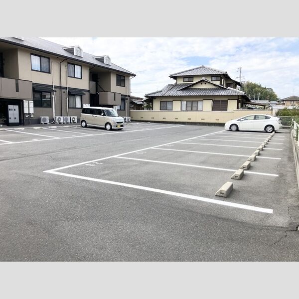駐車場 (駐車場)