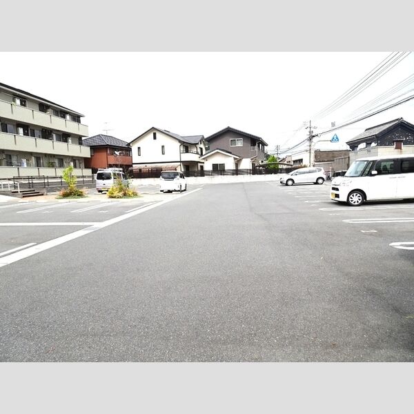 駐車場 (駐車場)