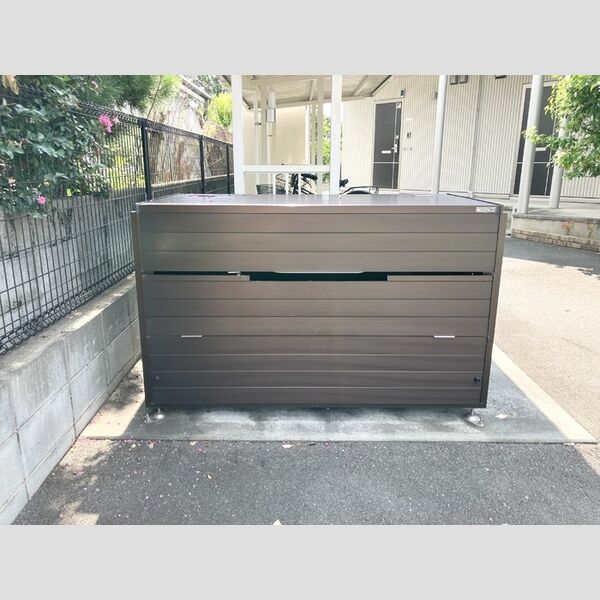 現地周辺 (ゴミ置き場)