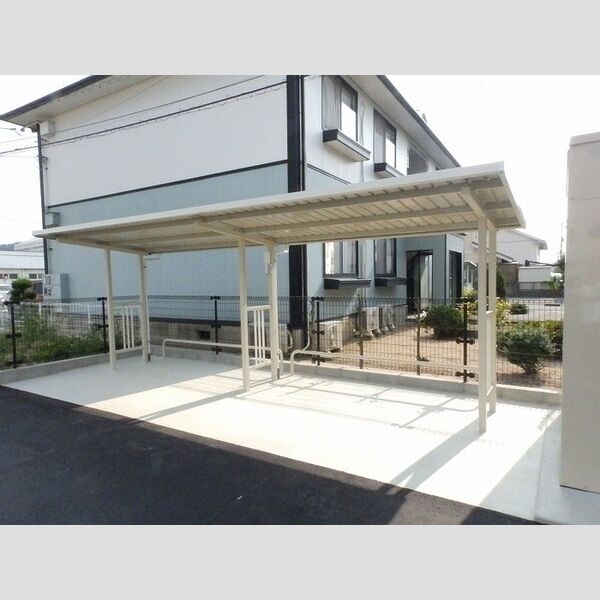 現地周辺 (駐輪場)