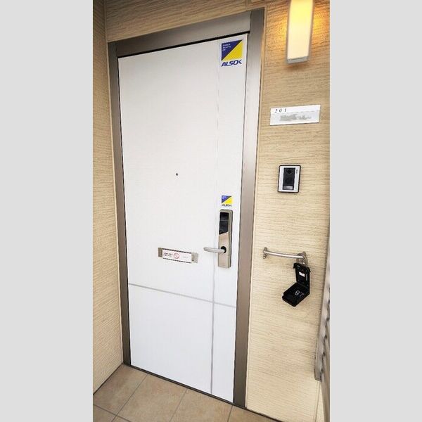 エントランス (エントランス)