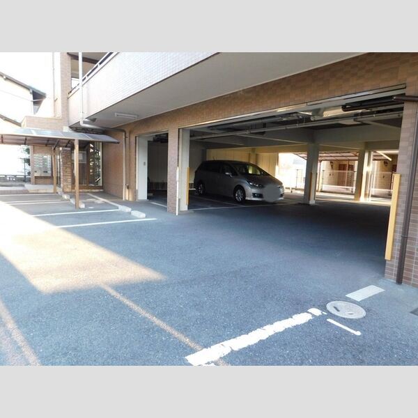 駐車場 (駐車場)