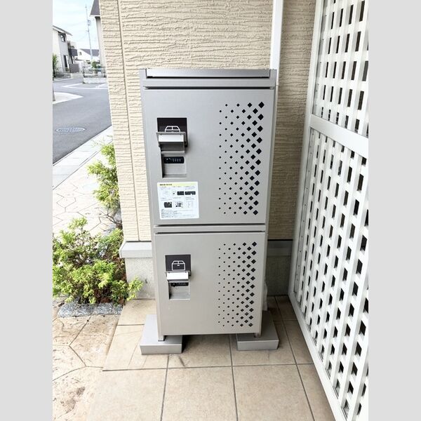 エントランス (宅配ボックス)