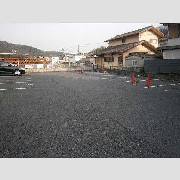 駐車場 (駐車場)