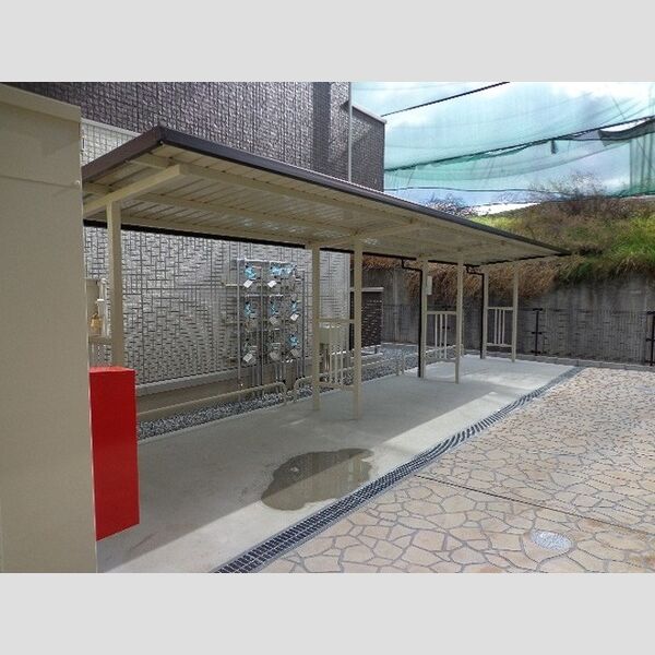 現地周辺 (駐輪場)