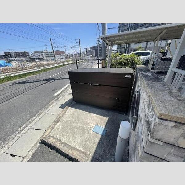 現地周辺 (ゴミステーション)