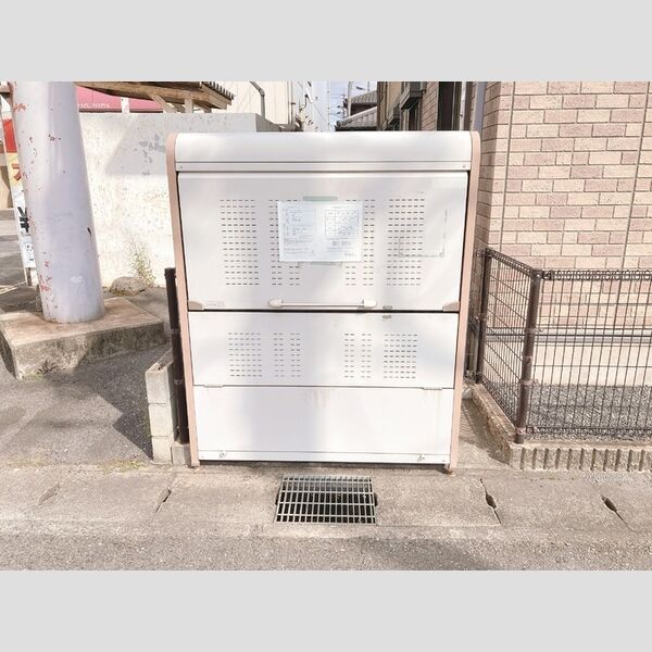 現地周辺 (ゴミステーション)