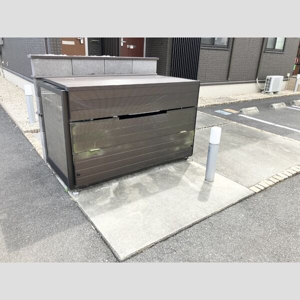 現地周辺 (ゴミ置き場)