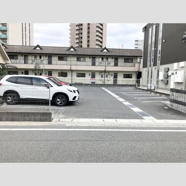 駐車場 (駐車場)