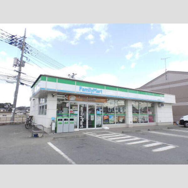 現地周辺 (ファミリーマート総社溝口店 477m)