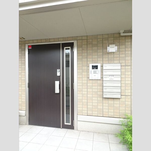 エントランス (エントランス)