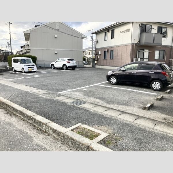 駐車場 (駐車場)