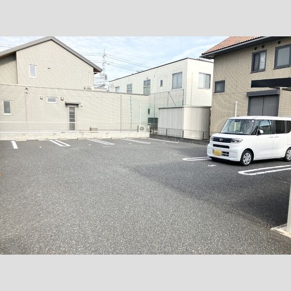 駐車場 (駐車場)