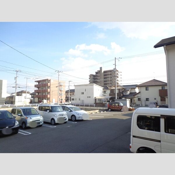 現地周辺 (駐車場)