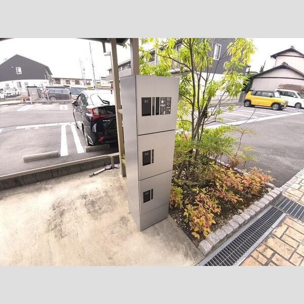 現地周辺 (宅配ボックス)