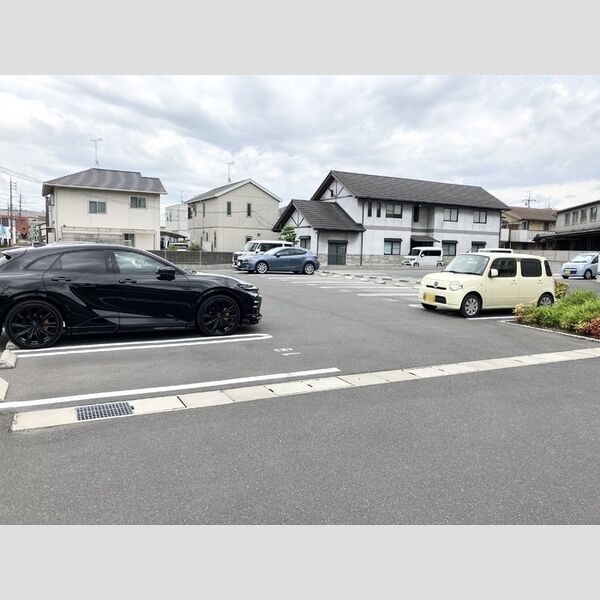 駐車場 (駐車場)