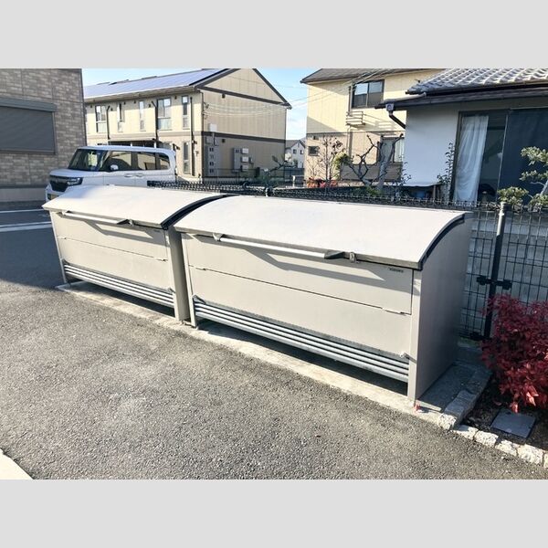 現地周辺 (ゴミ置き場)