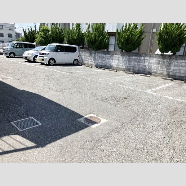 駐車場 (駐車場)