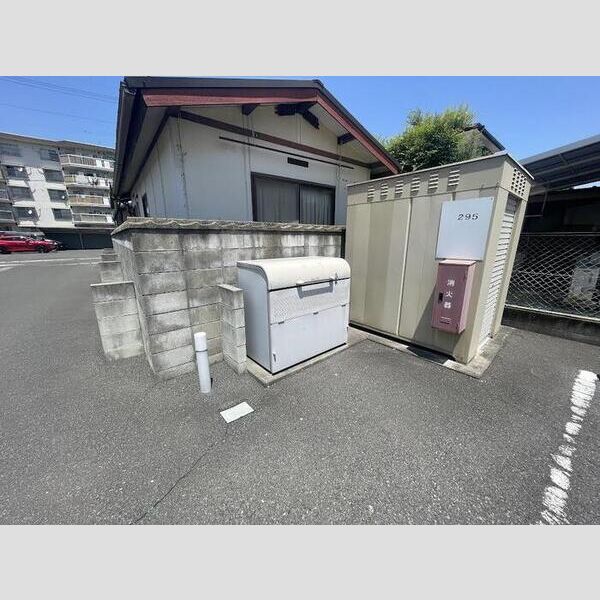 現地周辺 (ゴミステーション)