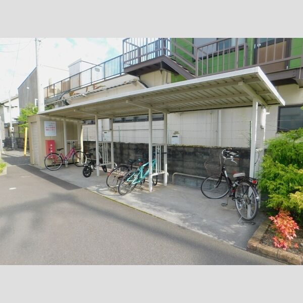 現地周辺 (駐輪場)