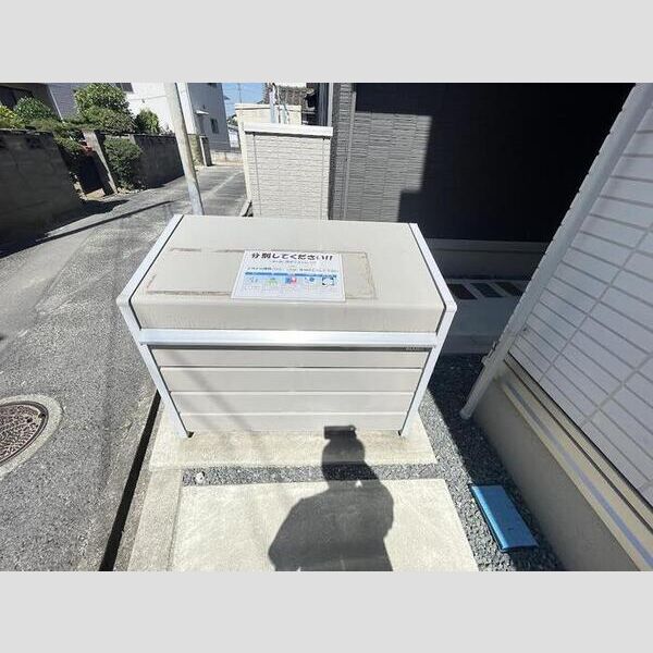 現地周辺 (ゴミステーション)
