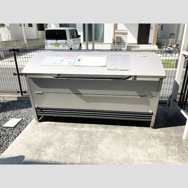 現地周辺 (ゴミ置場)