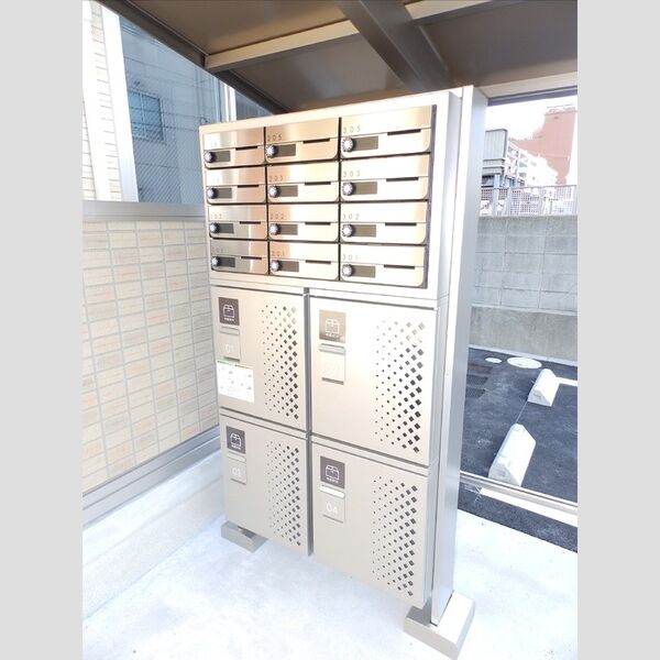 現地周辺 (郵便ポスト・宅配ボックス)