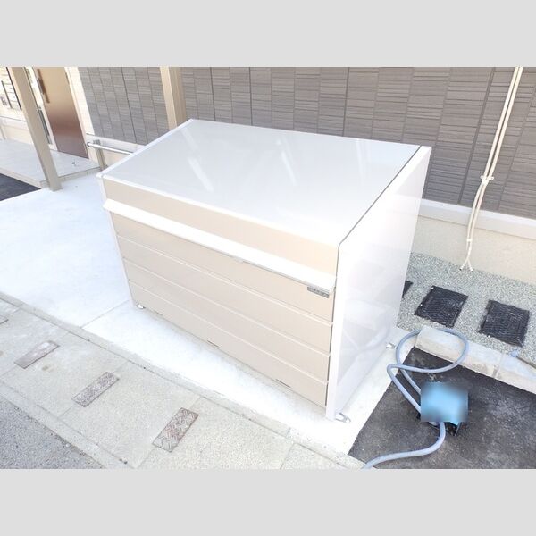 現地周辺 (ゴミ置き場)