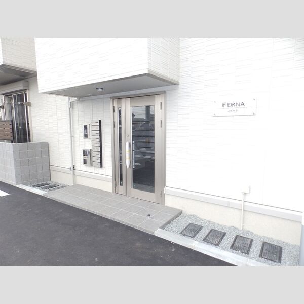 エントランス (エントランス)